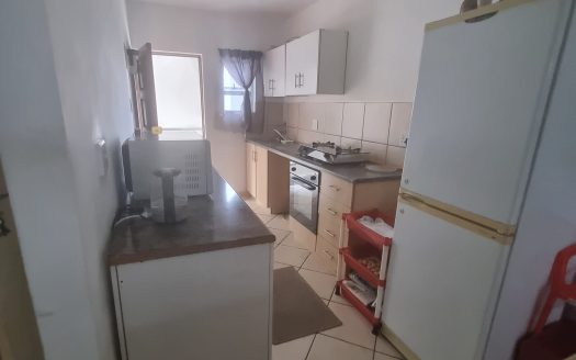 TWO bedrooms in WOODHURST CHATSWORTH