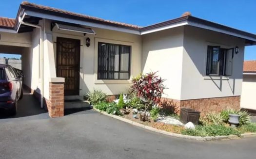 Stylish 3-Bedroom Retreat in Prestigious Memorial Park Locale