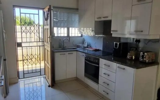 Stylish 3-Bedroom Retreat in Prestigious Memorial Park Locale