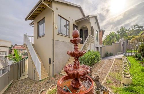 Stunning Freestanding Home In Effingham