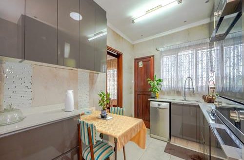 Stunning Freestanding Home In Effingham