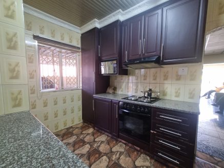 🏡 "Family Haven: Elegant 3‑Bed, 2‑Bath Home w/ Granite Kitchen