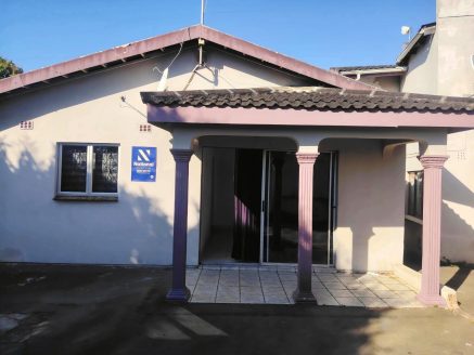 UNLOCK THE POTENTIAL OF THIS STUNNING 3 BEDROOM HOME IN WESTHAM, PHOENIX!