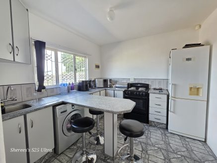 Modern semi-detached 2 Bedroom property in Shallcross